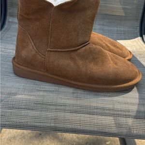 Minnetonka Tan Suede Moccasins